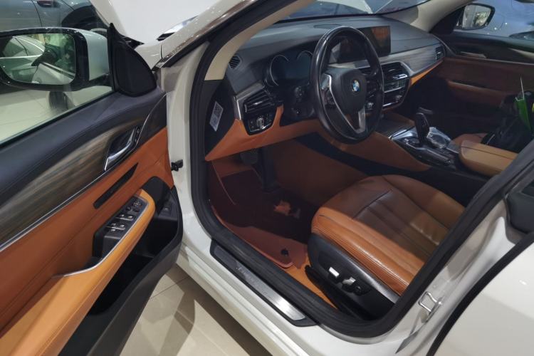Used BMW 6 Series GT 2018 630i Luxury Design Package Driver Seat
