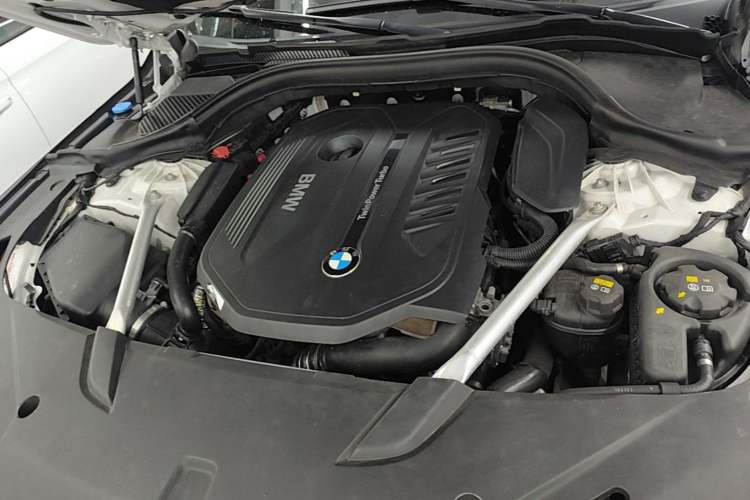 Used BMW 6 Series GT 2018 640i xDrive M Sport Package Engine Bay
