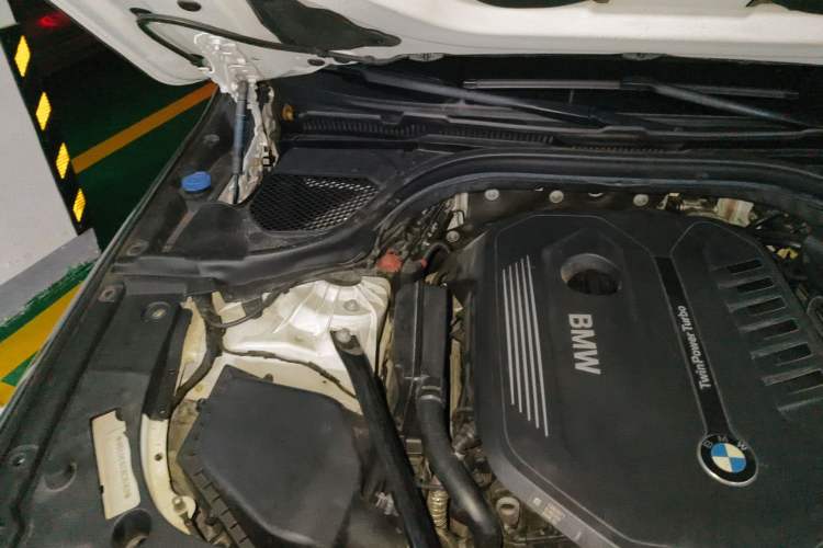 Used BMW 6 Series GT 2018 640i xDrive M Sport Package Engine Bay Right