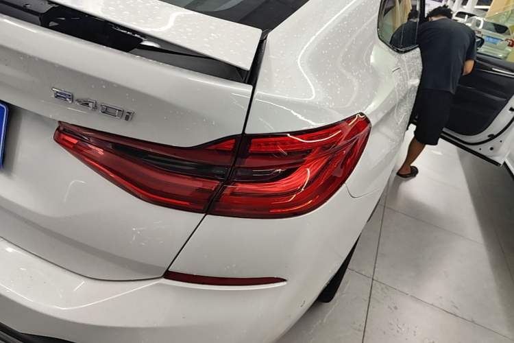 Used BMW 6 Series GT 2018 640i xDrive M Sport Package Exterior 3