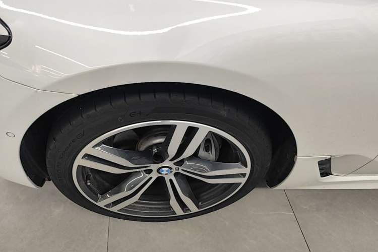 Used BMW 6 Series GT 2018 640i xDrive M Sport Package Exterior 4