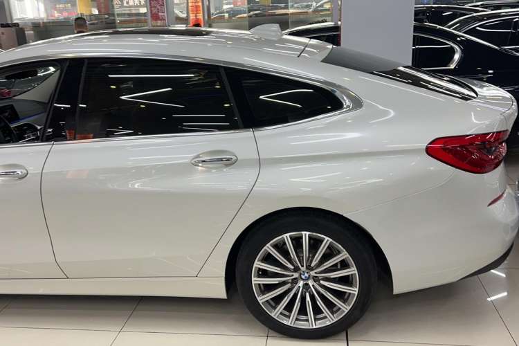 Used BMW 6 Series GT 2018 630i Luxury Design Package Exterior 5