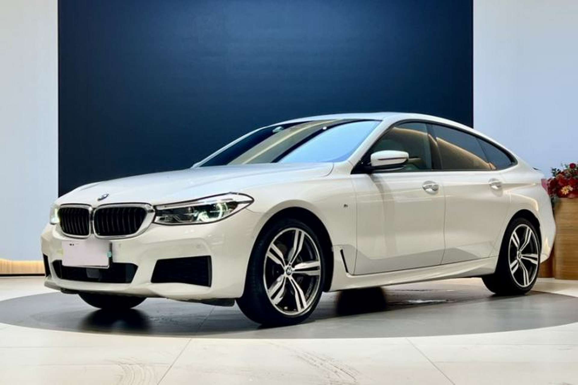 Used BMW 6 Series GT 2018 640i xDrive M Sport Package Exterior 8