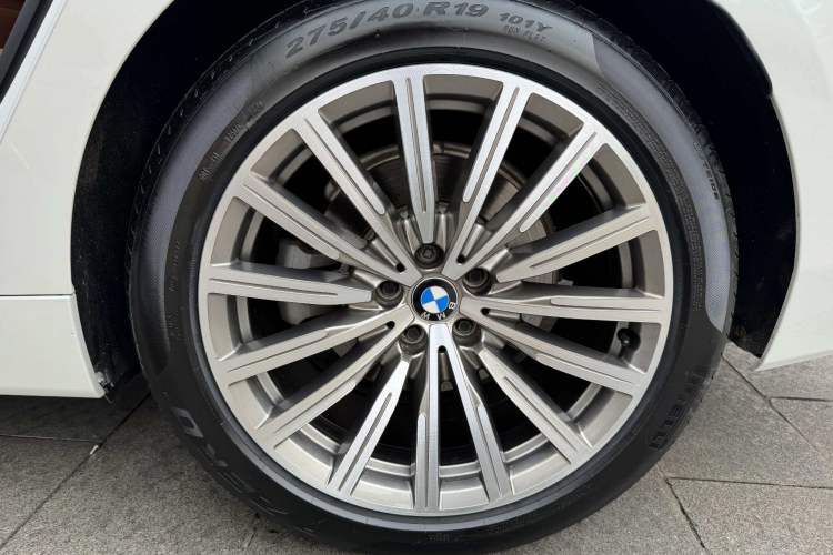 Used BMW 6 Series GT 2018 630i Luxury Design Package Exterior 8