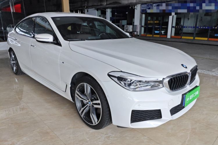 Used BMW 6 Series GT 2018 640i xDrive M Sport Package Front Right 45 Deg