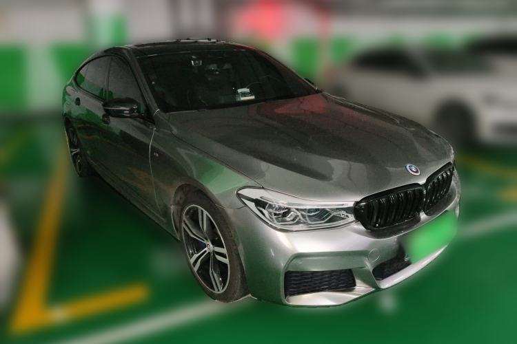 Used BMW 6 Series GT 2018 640i xDrive M Sport Package Front Right 45 Deg