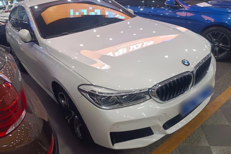 Used BMW 6 Series GT 2018 640i xDrive M Sport Package Front Right 45 Deg