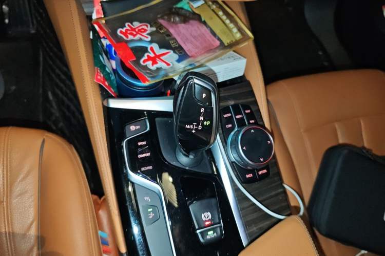 Used BMW 6 Series GT 2018 630i Luxury Design Package Gear Lever
