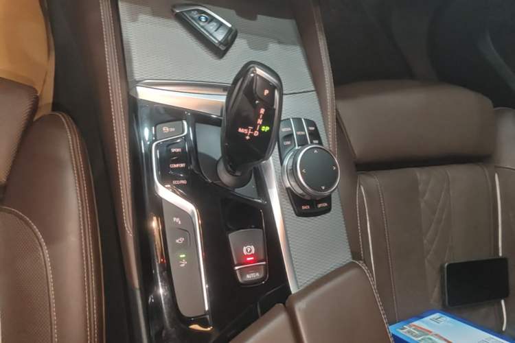 Used BMW 6 Series GT 2018 640i xDrive M Sport Package Gear Lever