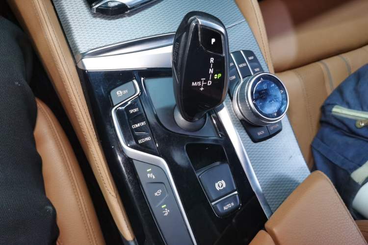 Used BMW 6 Series GT 2018 630i M Sport Package Gear Lever