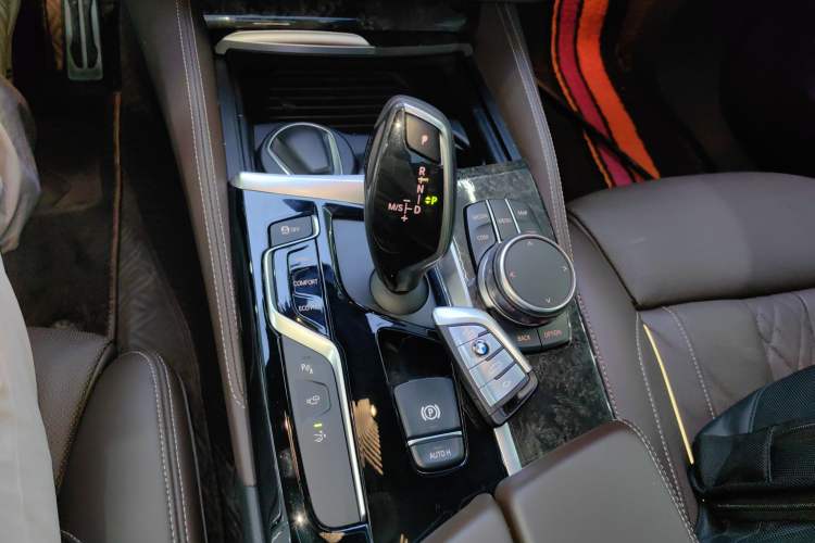 Used BMW 6 Series GT 2018 640i xDrive M Sport Package Gear Lever
