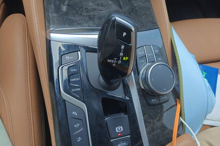 Used BMW 6 Series GT 2018 630i M Sport Package Gear Lever