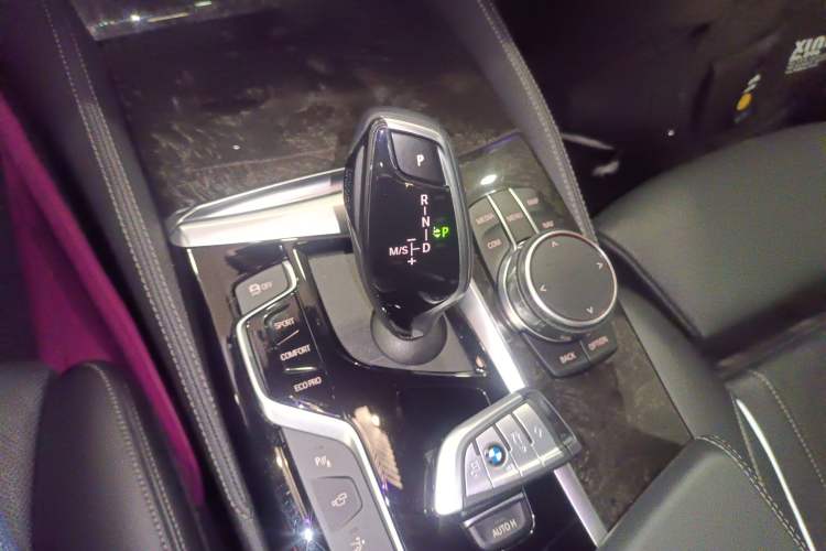 Used BMW 6 Series GT 2018 640i xDrive M Sport Package Gear Lever