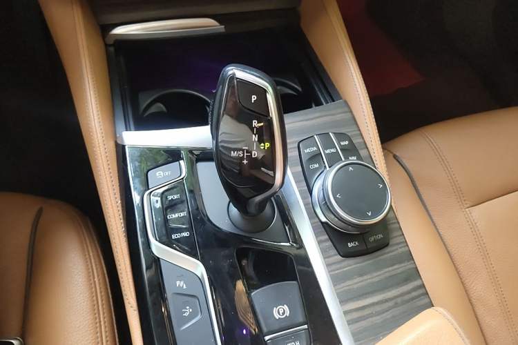 Used BMW 6 Series GT 2018 630i Luxury Design Package Gear Lever