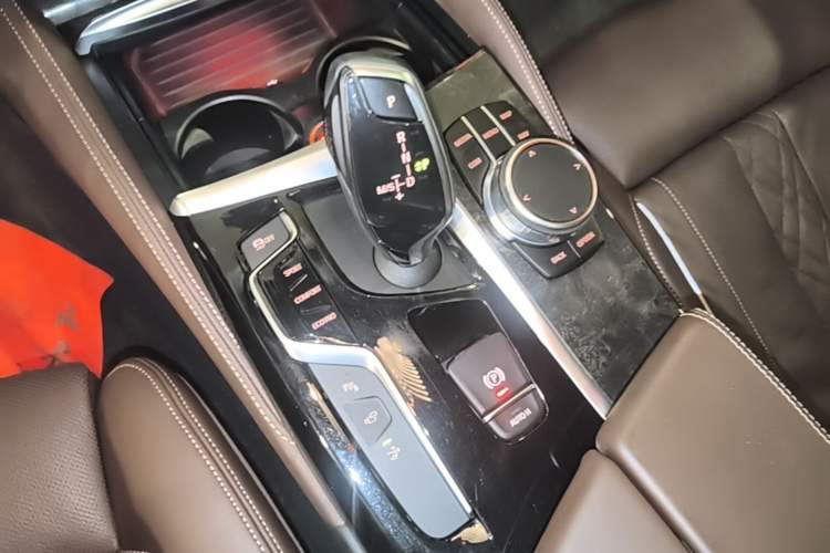 Used BMW 6 Series GT 2018 640i xDrive M Sport Package Gear Lever
