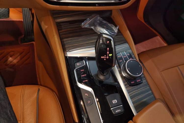 Used BMW 6 Series GT 2018 630i Luxury Design Package Gear Lever