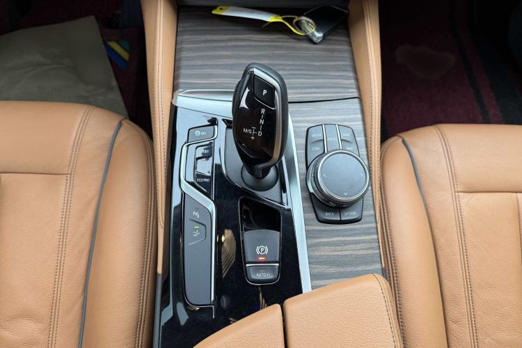 Used BMW 6 Series GT 2018 630i Luxury Design Package Gear Lever
