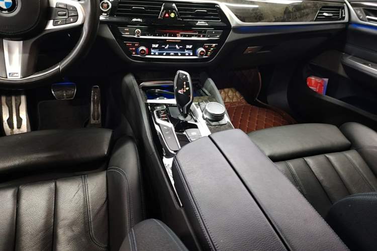 Used BMW 6 Series GT 2018 630i M Sport Package Gear Lever