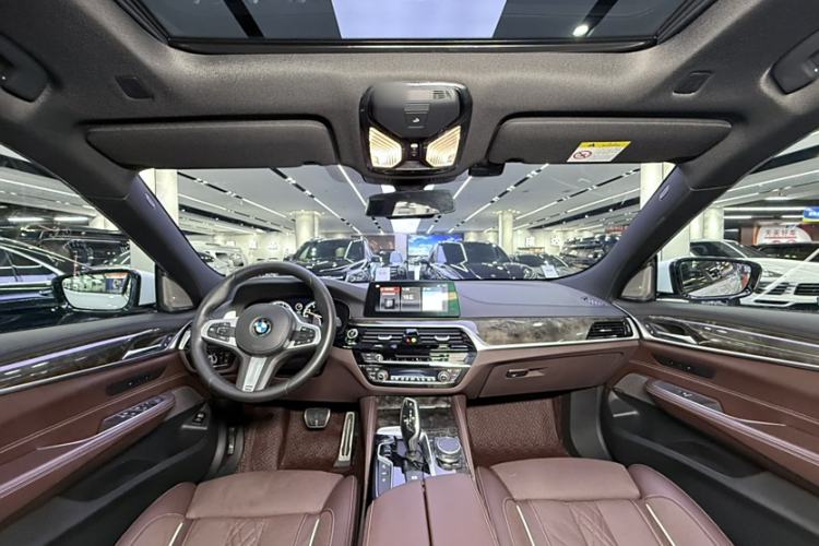 Used BMW 6 Series GT 2018 640i xDrive M Sport Package Interior 1
