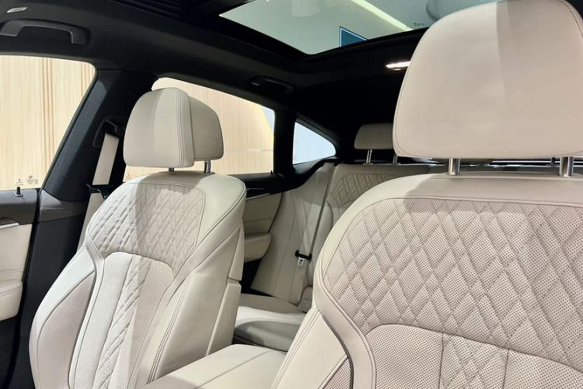 Used BMW 6 Series GT 2018 640i xDrive M Sport Package Interior 10