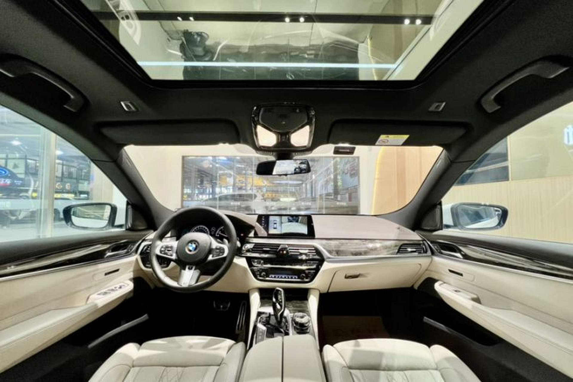 Used BMW 6 Series GT 2018 640i xDrive M Sport Package Interior 2