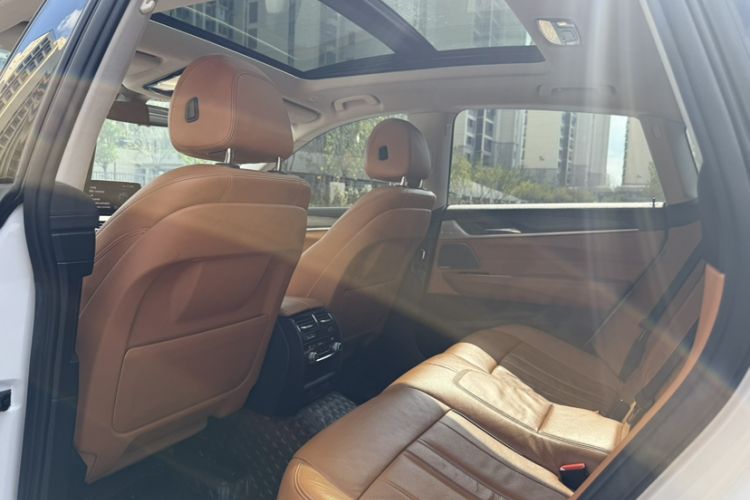 Used BMW 6 Series GT 2018 630i Luxury Design Package Interior 2