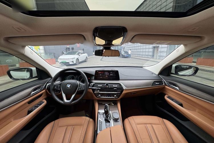 Used BMW 6 Series GT 2018 630i Luxury Design Package Interior 2