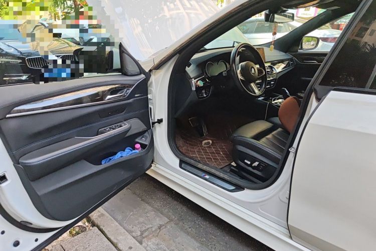 Used BMW 6 Series GT 2018 630i M Sport Package Interior 3