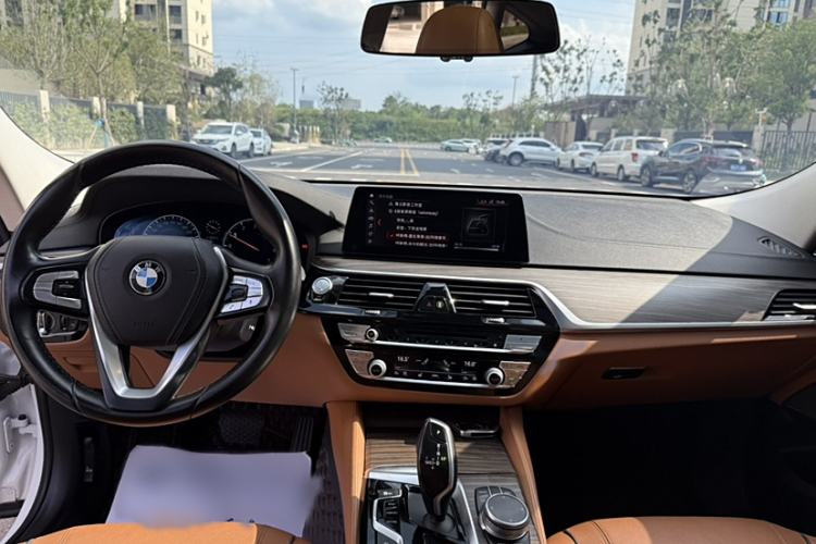 Used BMW 6 Series GT 2018 630i Luxury Design Package Interior 3