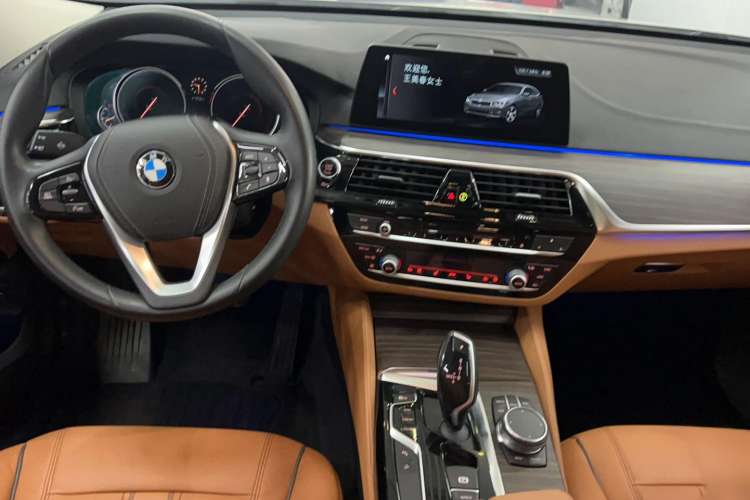 Used BMW 6 Series GT 2018 630i Luxury Design Package Interior 3