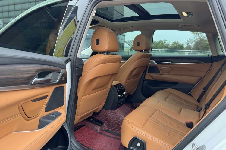 Used BMW 6 Series GT 2018 630i Luxury Design Package Interior 3