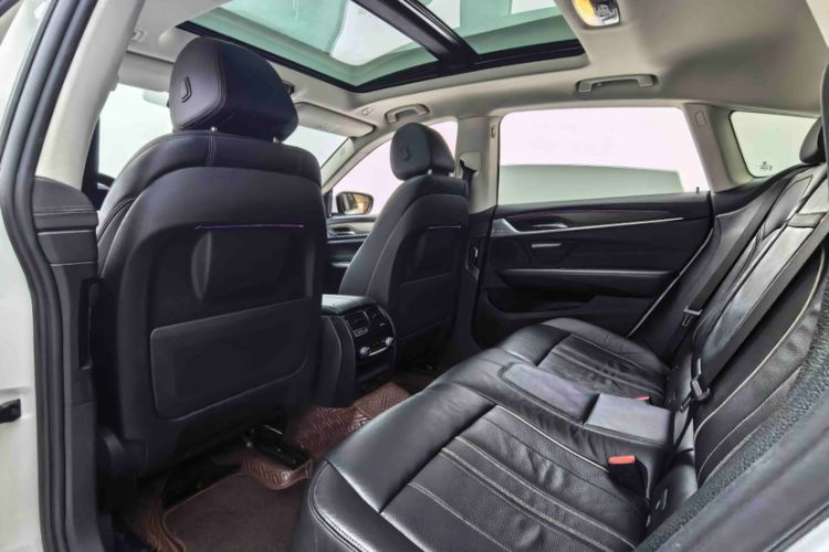 Used BMW 6 Series GT 2018 630i Luxury Design Package Interior 3
