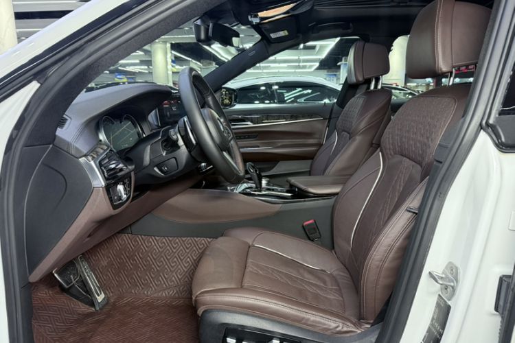Used BMW 6 Series GT 2018 640i xDrive M Sport Package Interior 4