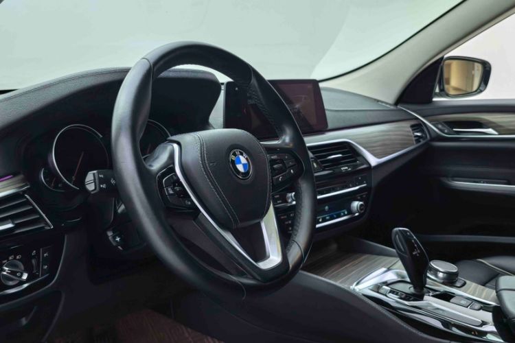 Used BMW 6 Series GT 2018 630i Luxury Design Package Interior 7