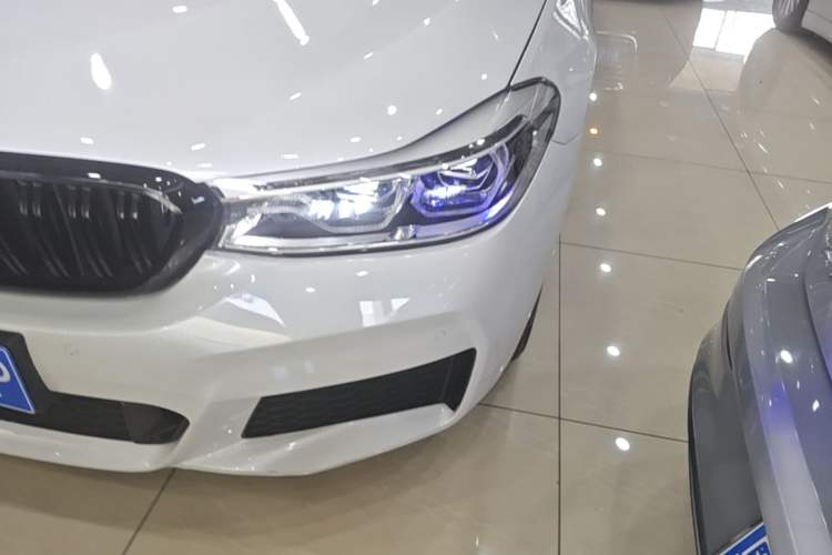 Used BMW 6 Series GT 2018 640i xDrive M Sport Package Left Front Headlight