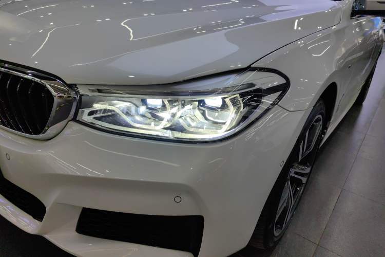 Used BMW 6 Series GT 2018 640i xDrive M Sport Package Left Front Headlight