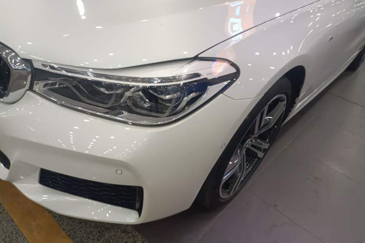 Used BMW 6 Series GT 2018 640i xDrive M Sport Package Left Front Headlight