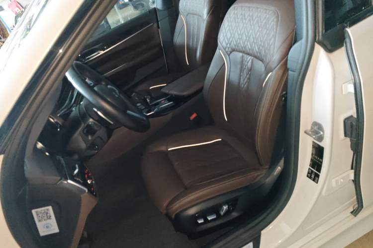 Used BMW 6 Series GT 2018 640i xDrive M Sport Package Left Front Seat