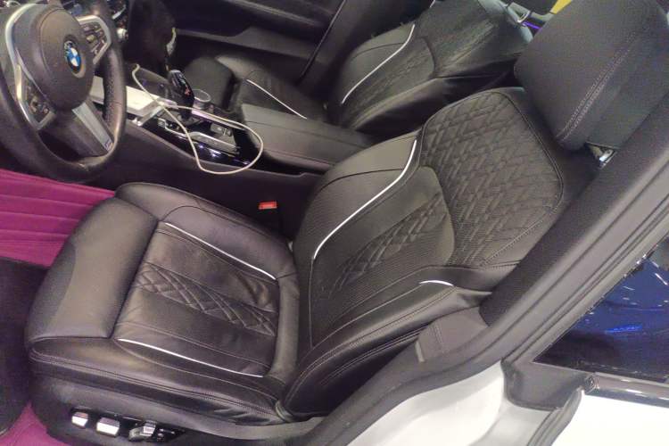 Used BMW 6 Series GT 2018 640i xDrive M Sport Package Left Front Seat