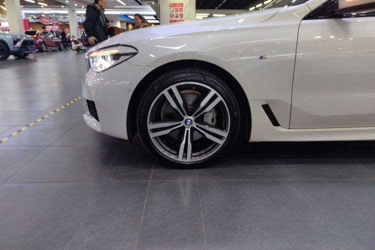 Used BMW 6 Series GT 2018 640i xDrive M Sport Package Left Front Wheel Hub