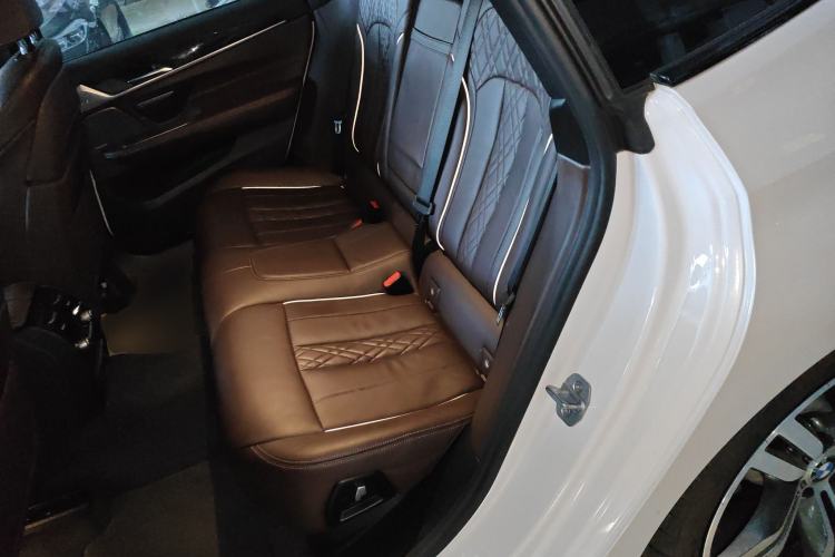 Used BMW 6 Series GT 2018 640i xDrive M Sport Package Left Rear Seat