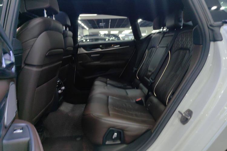 Used BMW 6 Series GT 2018 640i xDrive M Sport Package Left Rear Seat