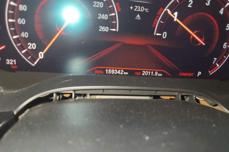 Used BMW 6 Series GT 2018 630i Luxury Design Package Odometer Close Up