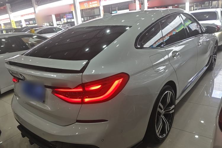Used BMW 6 Series GT 2018 640i xDrive M Sport Package Rear Right 45 Deg