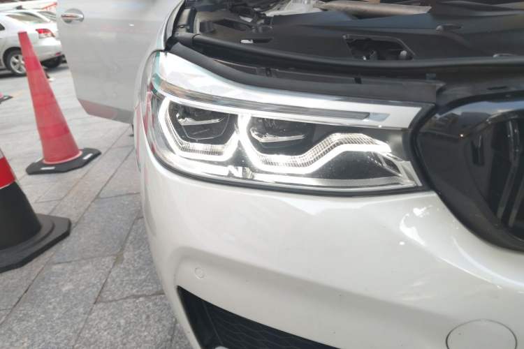 Used BMW 6 Series GT 2018 630i M Sport Package Right Front Headlight