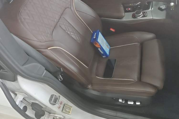 Used BMW 6 Series GT 2018 640i xDrive M Sport Package Right Front Seat