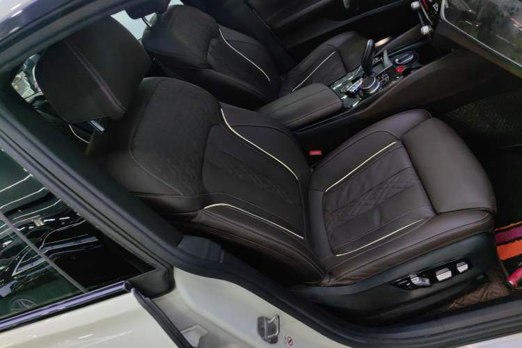 Used BMW 6 Series GT 2018 640i xDrive M Sport Package Right Front Seat