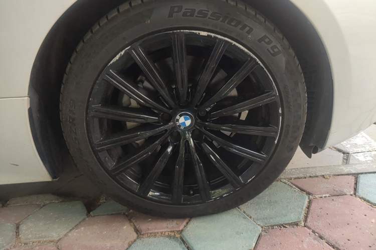Used BMW 6 Series GT 2018 630i Luxury Design Package Right Front Wheel Hub