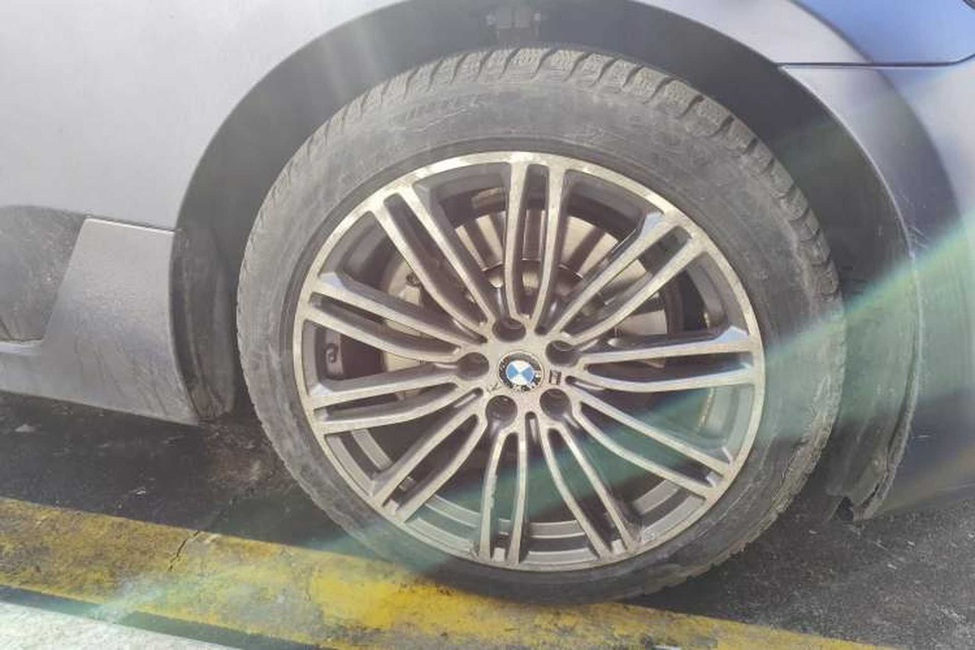 Used BMW 6 Series GT 2018 630i Luxury Design Package Right Front Wheel Hub
