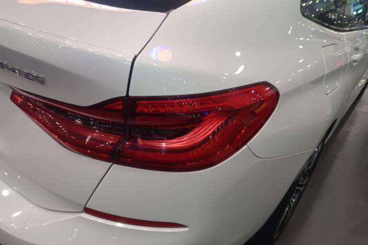 Used BMW 6 Series GT 2018 640i xDrive M Sport Package Right Rear Taillight